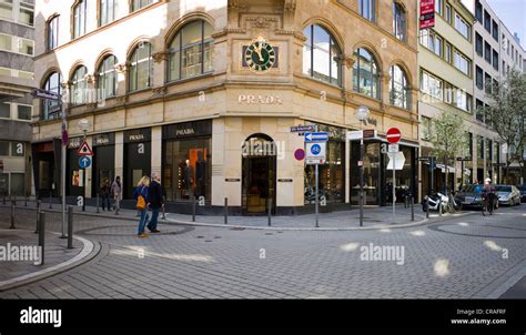 luxury stores in frankfurt.